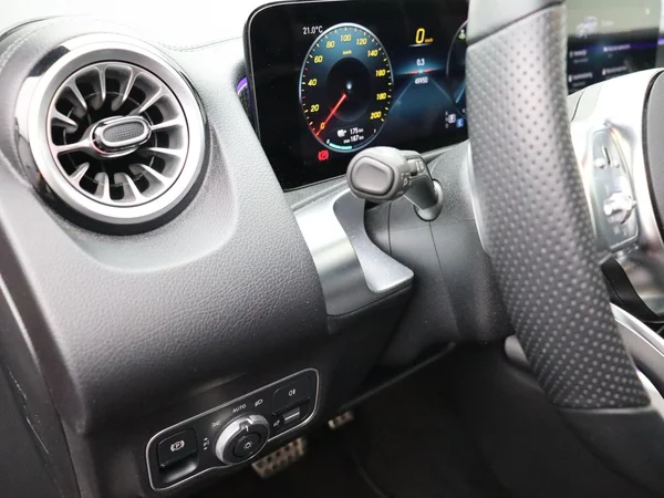 Mercedes-Benz EQB (2023) — foto 29 van 29