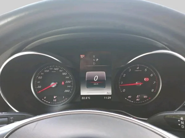 Mercedes-Benz GLC (2019) — foto 4 van 25
