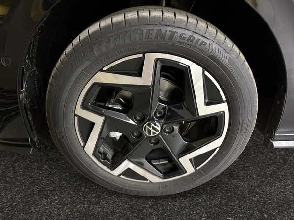 VOLKSWAGEN Polo (2026) — foto 12 van 15