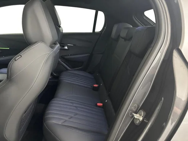PEUGEOT 208 Dsl (2023) — foto 17 van 24