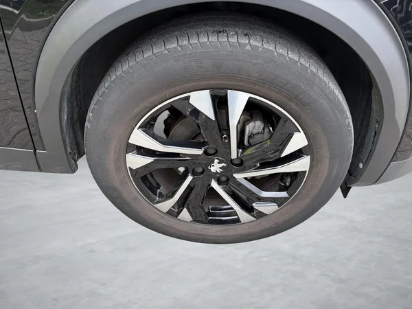 Peugeot 2008 (2021) — foto 4 van 20