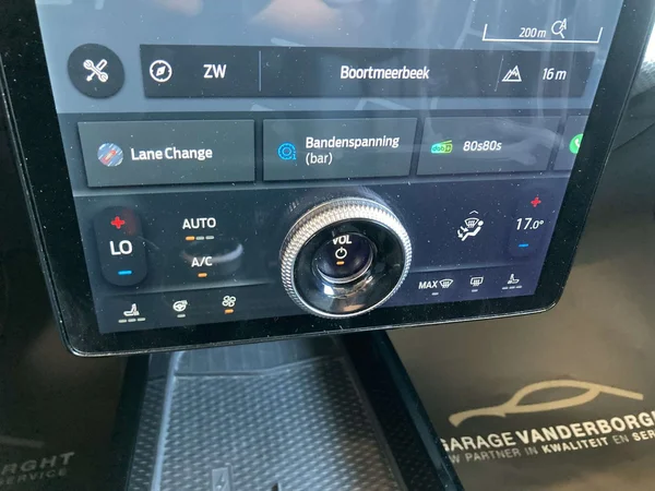 Ford Mustang Mach-E (2024) — foto 6 van 20