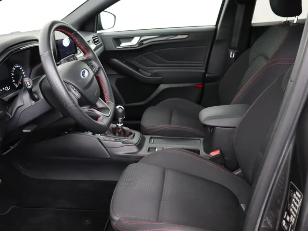FORD Focus (2020) — foto 2 van 28