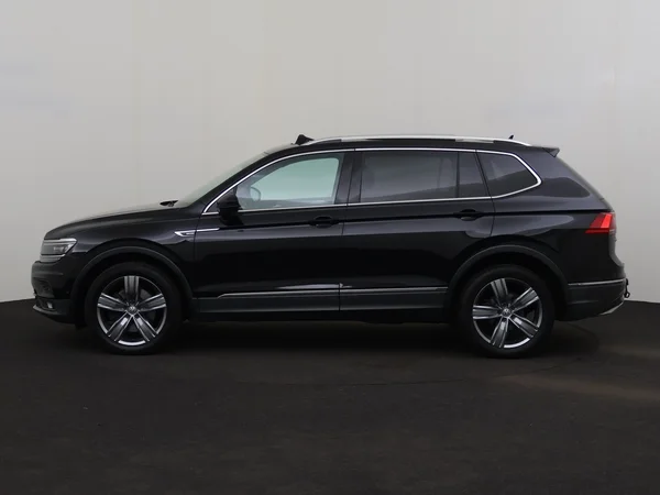 VOLKSWAGEN Tiguan Allspace (2018) — foto 12 van 33