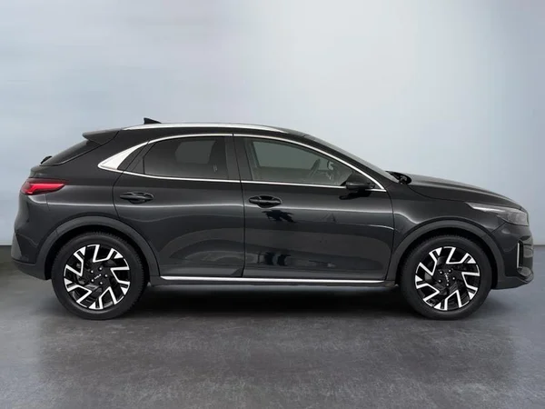 KIA XCeed (2023) — foto 22 van 27