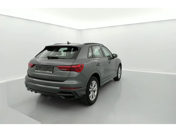 AUDI Q3 PHEV (2022) — foto 29 van 36