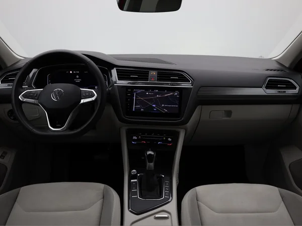 VOLKSWAGEN Tiguan Allspace (2022) — foto 16 van 17