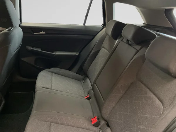 VOLKSWAGEN Golf VIII SW (2023) — foto 10 van 22