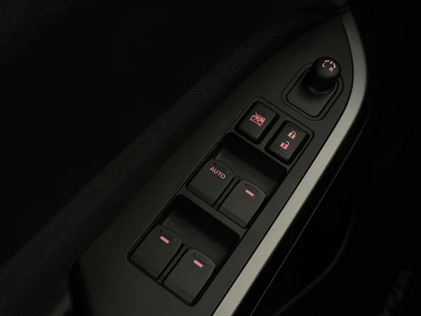 SUZUKI Vitara (2023) — foto 18 van 27