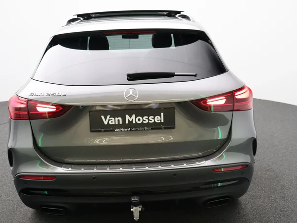 Mercedes-Benz GLA (2025) — foto 18 van 35