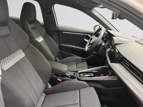 AUDI A3 Sportback (2025) — foto 9 van 15