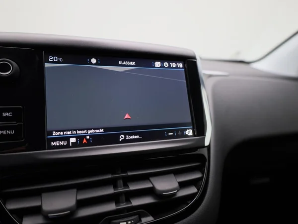Peugeot 208 (2019) — foto 8 van 36