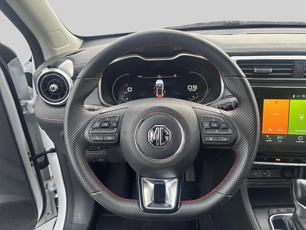 MG ZS (2024) — foto 2 van 16