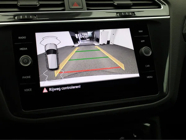 VOLKSWAGEN Tiguan (2023) — foto 14 van 22