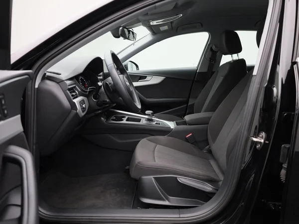 Audi A4 (2023) — foto 5 van 42