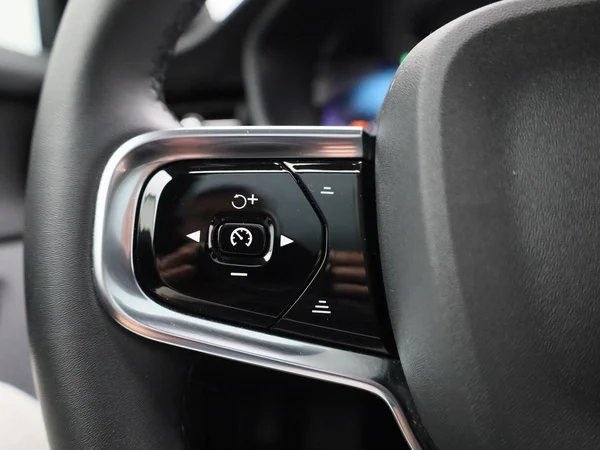 Polestar 2 (2022) — foto 11 van 40