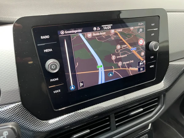 VOLKSWAGEN T-Cross (2025) — foto 2 van 12