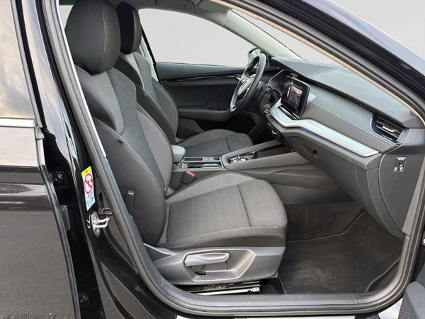 SKODA Octavia Combi (2024) — foto 13 van 22