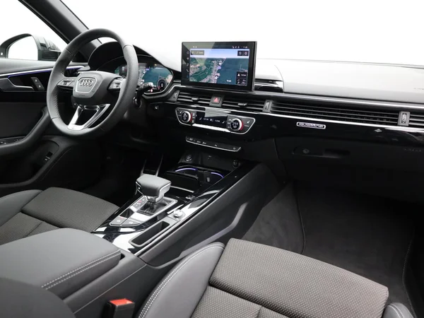 AUDI A4 Avant (2024) — foto 18 van 24