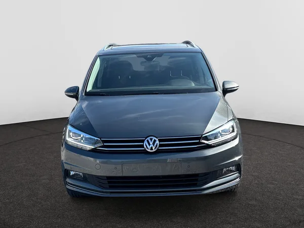 VOLKSWAGEN Touran (2019) — foto 14 van 20