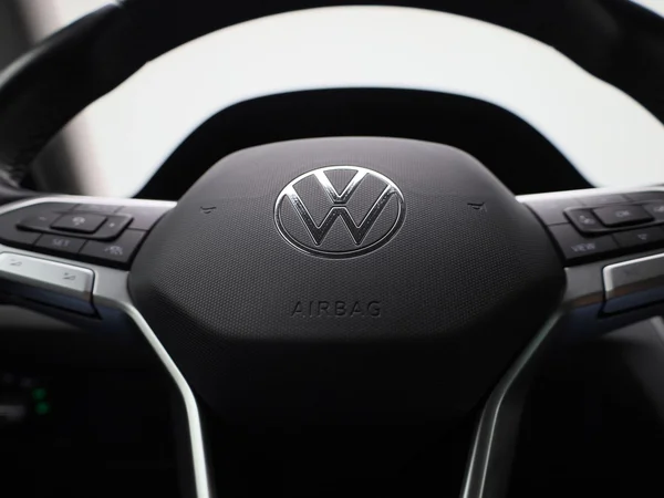 Volkswagen Passat (2023) — foto 20 van 42