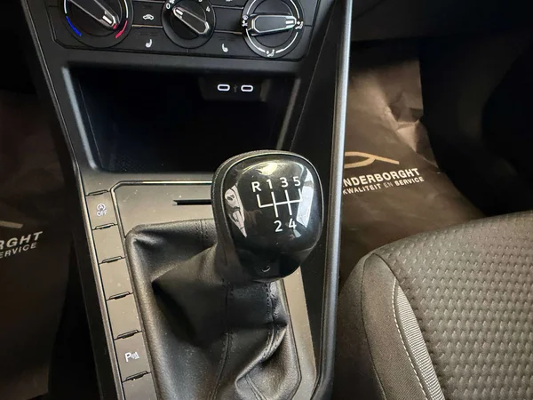 Volkswagen Polo (2022) — foto 7 van 20