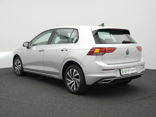 VOLKSWAGEN Golf VIII eHybrid (PHEV) (2022) — foto 25 van 30