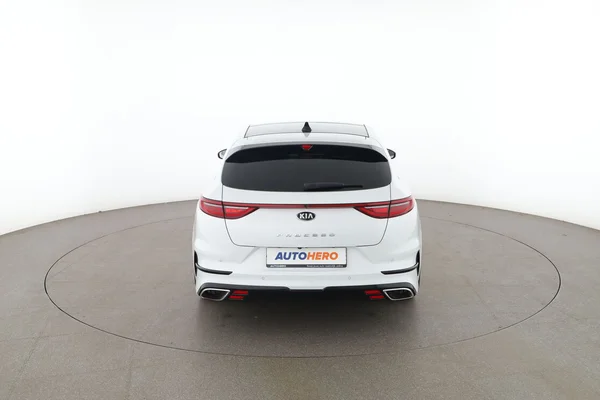 Kia pro_cee'd (2021) — foto 11 van 16