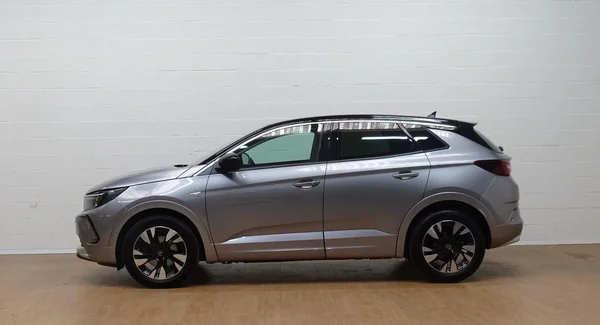 Opel Grandland (2022) — foto 19 van 21