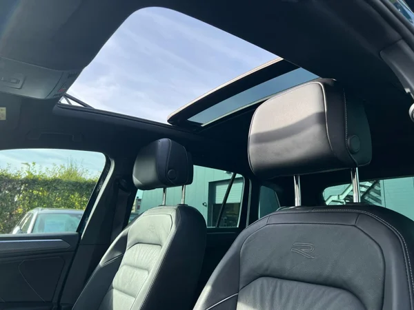 VOLKSWAGEN Tiguan eHybrid (PHEV) (2022) — foto 13 van 24