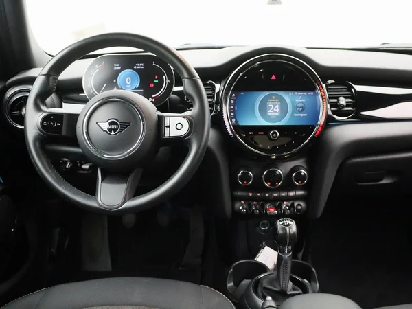 MINI One (2022) — foto 30 van 32