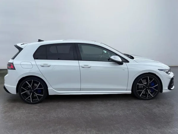 VOLKSWAGEN Golf VIII R (2025) — foto 31 van 33