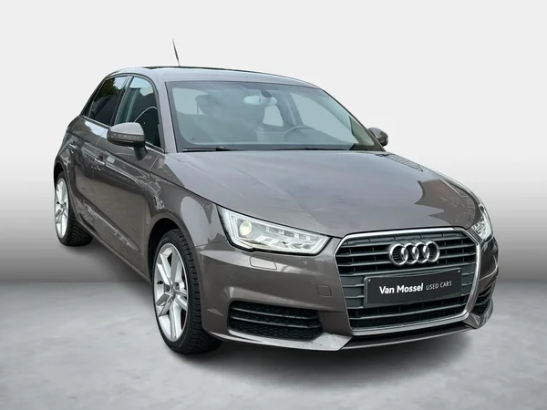 Audi A1 Sportback (2016) — foto 16 van 19
