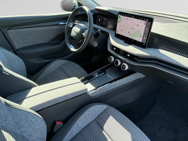 SKODA Superb Combi (2026) — foto 10 van 24