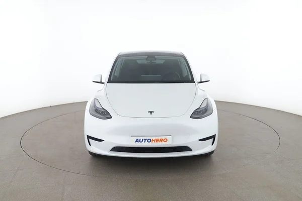 Tesla Model Y (2022) — foto 15 van 16
