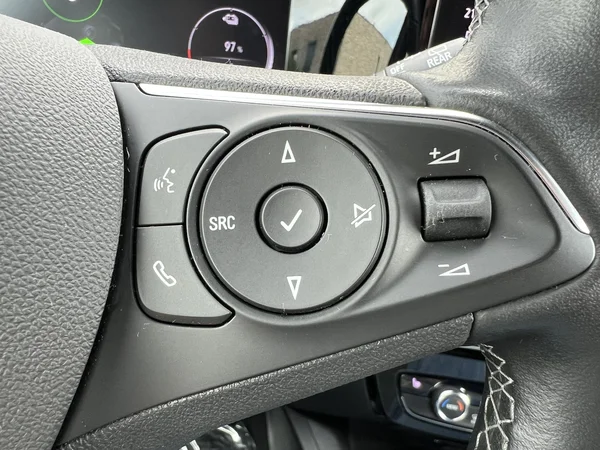 Opel Mokka-e (2022) — foto 13 van 38