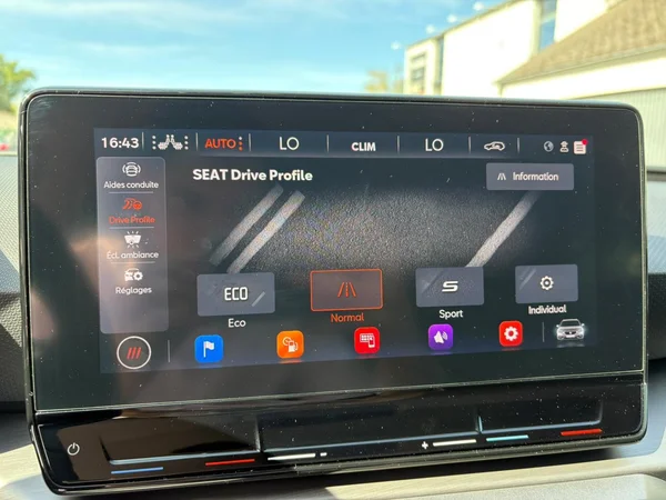 SEAT Leon ST (2024) — foto 10 van 21