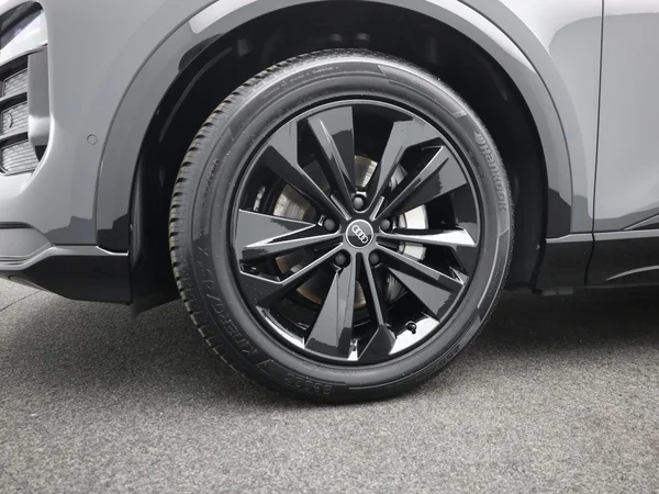 AUDI Q6 e-tron (2026) — foto 5 van 27