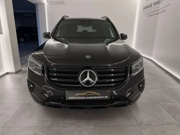 Mercedes-Benz GLB (2024) — foto 12 van 22