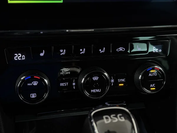 SKODA Superb (2021) — foto 18 van 32