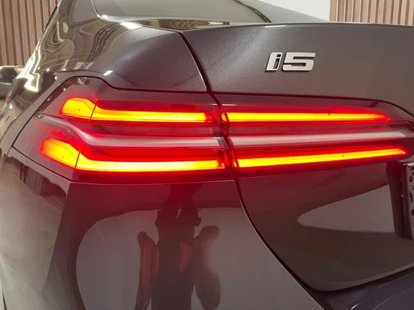 BMW i5 (2024) — foto 28 van 29