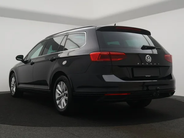 VOLKSWAGEN Passat Variant (2020) — foto 26 van 33