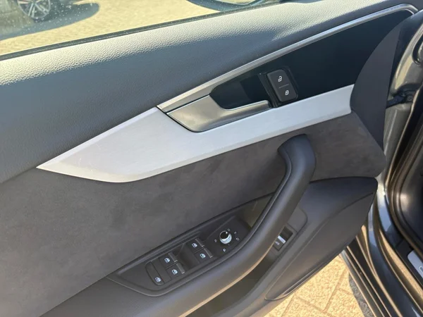 AUDI A4 Avant Dsl (2024) — foto 9 van 23