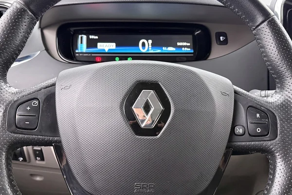 Renault Zoe (2017) — foto 14 van 47