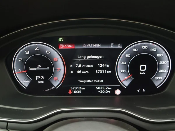 AUDI A4 Avant (2024) — foto 9 van 29