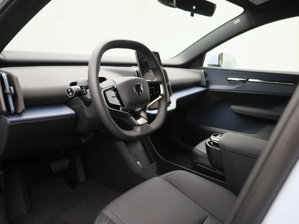 Volvo EX30 (2024) — foto 25 van 38