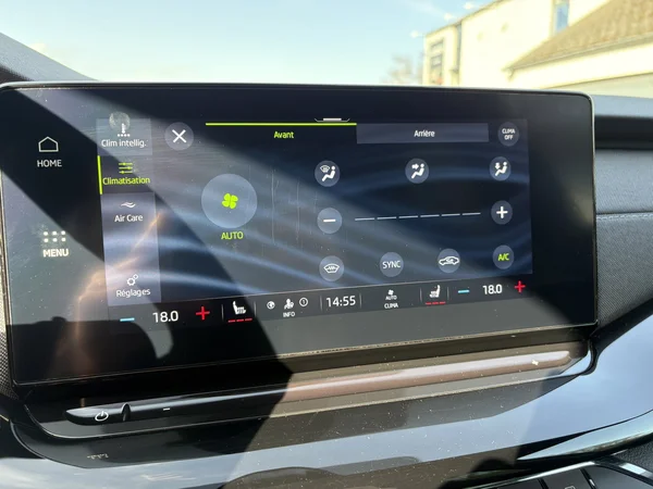 SKODA Octavia Combi PHEV (2024) — foto 11 van 23