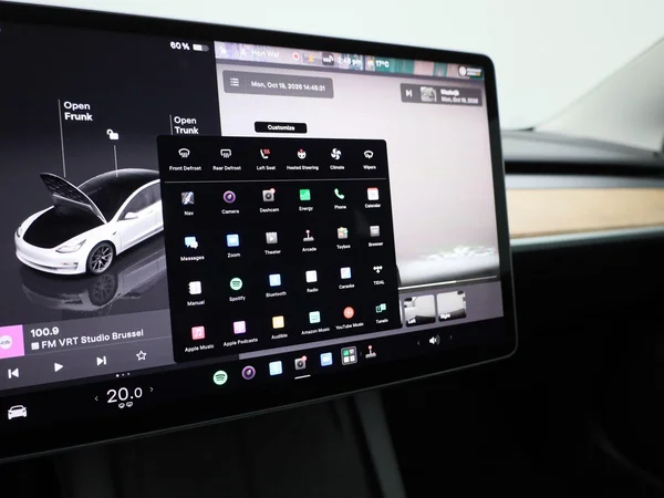 Tesla Model 3 (2022) — foto 20 van 40