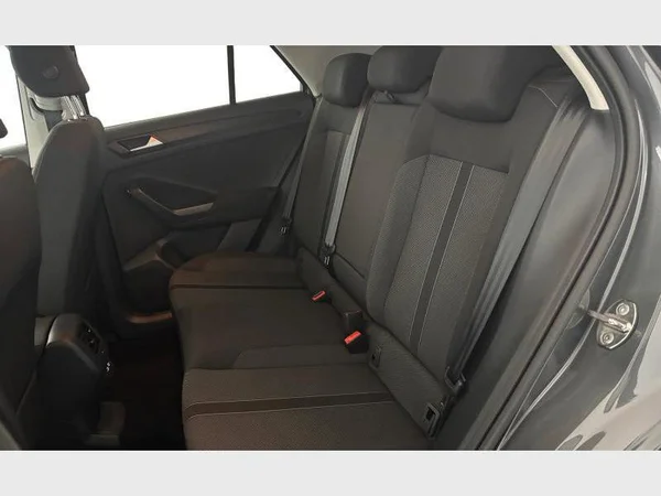 Volkswagen T-Roc (2023) — foto 6 van 24
