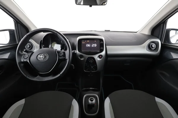 Toyota Aygo (2016) — foto 3 van 16